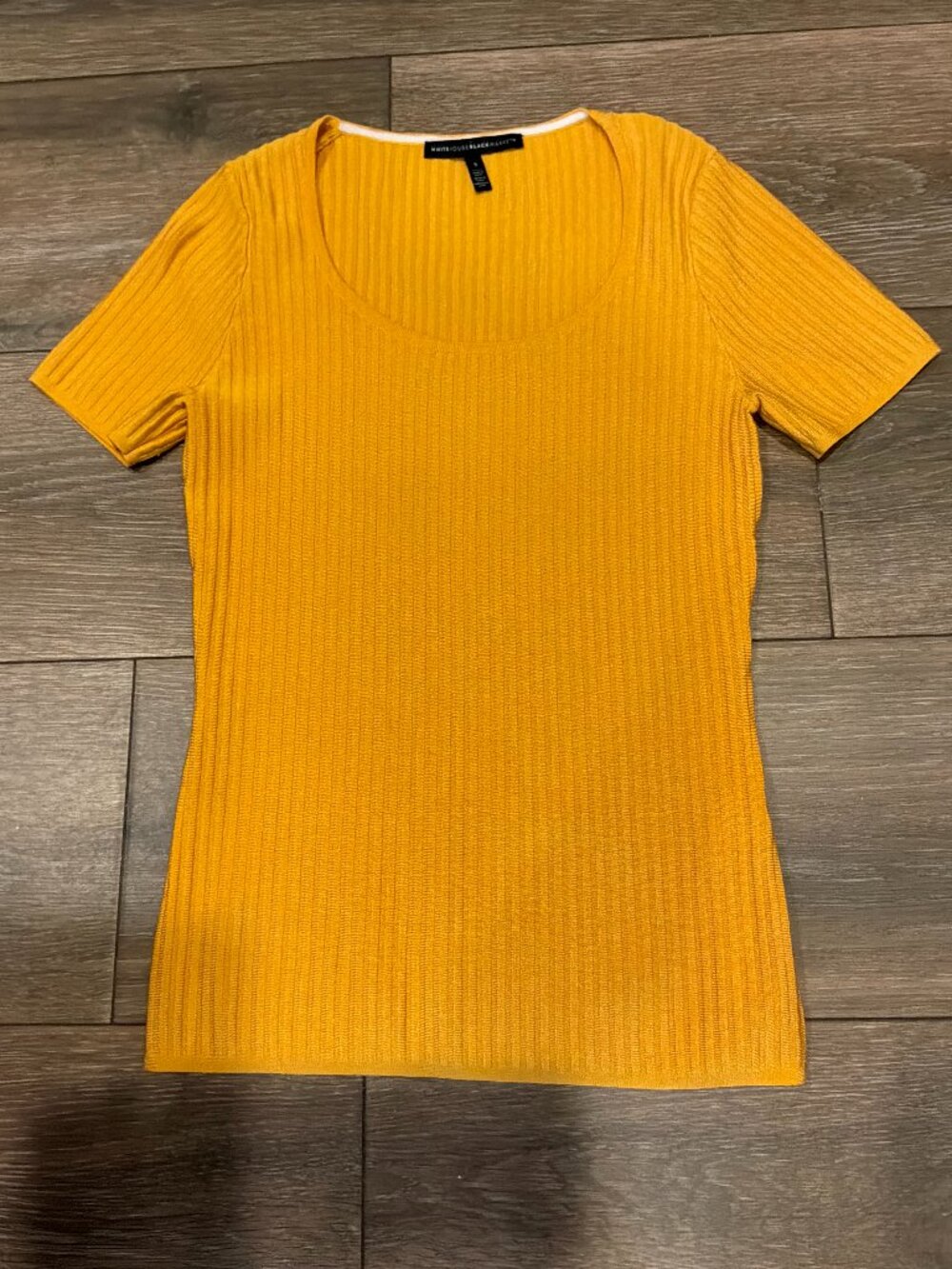 White House Black Market mustard scoop neck short sleeve ribbed t shirt size S
